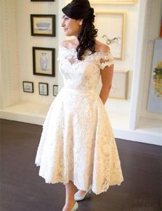 Abito da sposa vintage anni '50 lunghezza tè spalle scoperte manica corta pizzo pieno una linea abiti da sposa corti taglia personalizzata 2023