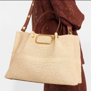 Beach straw bag latest design simple and practical designer women's rivet handbag casual Canvas Crochet Shoulder Bags