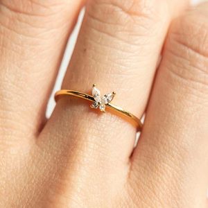 Cluster Rings Trend Girls Women Crystal Butterfly Finger-Ring Charm Simple Couple Casamento Projetado Para Jóias de Presente de Aniversário