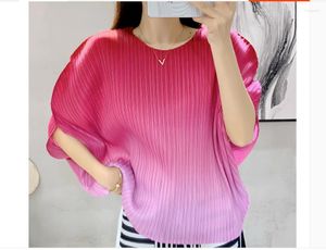 Women's T Shirts SELLING Miyake Fashion Pleated O-neck Loose Batwing Sleeve Gradient T-shirt IN STOCK