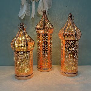 Dekorativa föremål Figurer White Hollow-Out LED Wind Marockan Style Decoration Iron Lantern Home Bedroom Living Room Atmosfär som omger LAMP 230625
