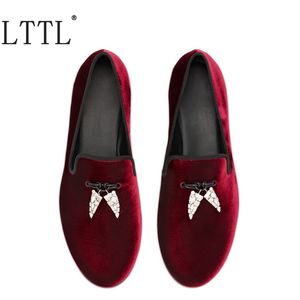 Italia Moda Uomo Mocassini in velluto Mocassini da uomo di lusso con nappe Scarpe fatte a mano Slip On Scarpe casual Scarpe da fumo maschili