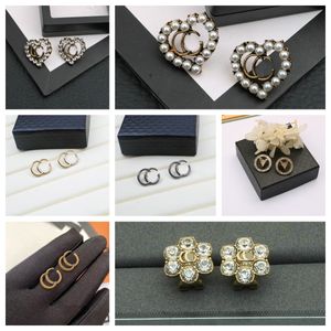 20 stil tasarımcı mücevher kadın altın küpe saplama klasik küpeler marka mektubu moda nişan saplamaları