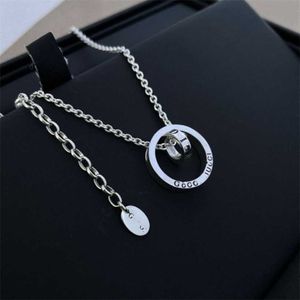 2023 Gujia 925 Silver Double Ring Circle Necklace avec Time Comes Runs Chaîne de collier simple personnalisée et à la mode