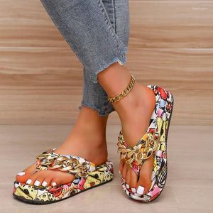 Sandalet yaz renkli grafiti est moda zinciri parmak arası terlikler sandal terlik ayakkabıları kadın düz platform artı boyut 43