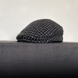 Berretti da uomo 2021 Primavera Autunno Uomo Cappello da strillone Donna Retro Inghilterra Cappello Cappelli da uomo Plaid nero con visiera Berretto da pittore BJM95