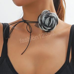 Svartvit Bicolor Intervall Fabric Flower Choker Halsband för kvinnor Elegant Lång snörning upp repkedjor Collar Fashion Smycken