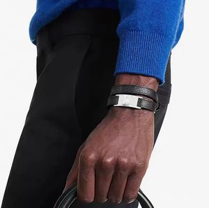 дизайнер Идентификация Мужской браслет Пряжка из высококачественного сплава Кожаные браслеты для мужчин и женщин в подарок С коробкой