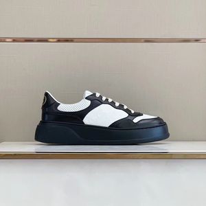 Neue Herren-Freizeitschuhe mit dicker Sohle, erhöhte Schuhe, bedruckte, geprägte Herren-Sneaker 669582 gut