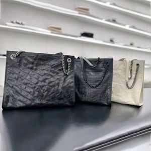 Kvinnor shopping lyxiga axlar stor designer väska tote mens plånböcker läder handväskor messenger väska kedja koppling svart kuvert gym sommar crossbody strand väskor