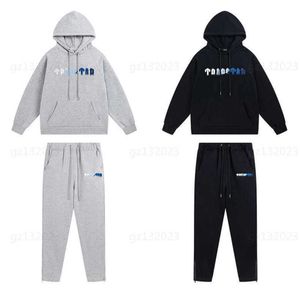 Trapstar Designer Hoodie Tvådelat Set White and Blue Letters Thandduk Brodery Padded Sweatshirt With Sweat Pants Mens Womens Fashion Street Tracksuit