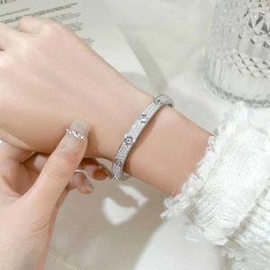 Projektant Charm Wang Jiaer's Ta sama bransoletka z pełną gwiazdą nieba żeńska Diamond Love Mała projekt Wysokiej jakości luksusowy luksusowy mężczyzna mężczyzna