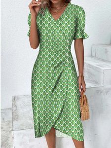 Grundläggande casual klänningar Boho Long Dress Women Vintage Print Female Fashion V Neck Kort ärm Ladies Oregelbundna knappen Elegant Slim 230625