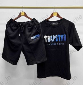 T-shirt Moda uomo Tute corte Pantaloncini casual Tuta Trapstar Asciugamano da donna Ricamo Felpe Completi eleganti da uomo Hip Hop Street Trend fashion 657ess