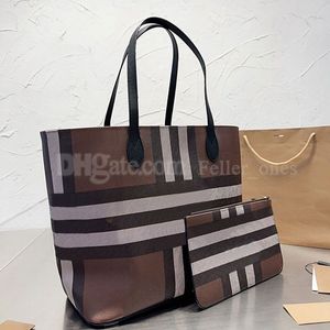 Designer Bag Large Capacity Shopping Tote Bag Fashion Shoulder Bags Classic England Style Stripes Travel Handbags Canvas Leather Clutch Purse Interior Zipper
