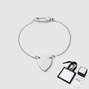 Collane con ciondolo a forma di cuore per le donne Bella collana di orecchini con bracciale di design in cristallo adatta a bracciali a catena in argento dorato Regalo di gioielli di moda per ragazze