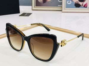 Óculos de sol designers olho de gato de luxo grande moldura de moldura de moldura de metal para homens e mulheres Óculos de sol essenciais de direção dg4438