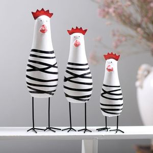 Dekorativa föremål Figurer Stylish Painted Chicken Statue Handgjorda 3 storlekar Ornament snidade dekoration 3PCSSet 230625