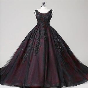 2021 Schwarz und Rot Gothic Brautkleider Ballkleid Scoop Perlen Spitze Tüll Korsett Zurück Prinzessin Nicht Weiß Brautkleider Custom Mad2440