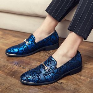 Buty Nowe mężczyźni Ubierają skórzane buty dla mężczyzn British Gold Blue National Wzór Oxfords Classic Gentleman Wedding Buty