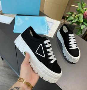 Double Wheel Women Nylon Casual Prads Shoes Gabardine Classic Canvas Sneakers Brand Wheel Lady Stylist Trainers Fashion Platform Solid höjd