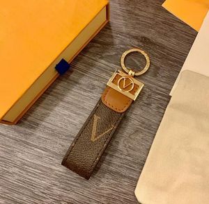 Ny nyckelhållare Keychains Letter Designer Keychins Buckle Leather Lovers Car Key Buckle Old Flower Bag Pendent Accessories