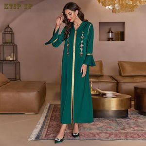 Ethnische Kleidung, muslimische Mode, Jilbab Jellaba Femme, dunkelgrün, ausgestellte Ärmel vorne, geteilt, aristokratisches Kleid, Dubai, Party, Bankett, Strass