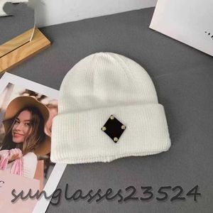 Couple Fashion Designer Beanie Women Warm Keeping bonnet Candy Color Pattern Embroidery in Autumn and Winter beanies White cap