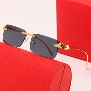 Luxus-Mode-Sonnenbrille für Herren, rechteckige Form, Metallnieten-Design, Gold-Glitzer, braune Gläser, Büffelhorn, klassische Carti-Designerbrille, Schutzstufe UV400