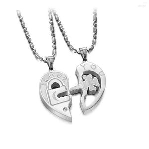 Chains 2 Piece Set Fashion Friend Couple Pendant Necklace Broken Heart Women Men Gift Friendship Jewelry Korea Key Locket