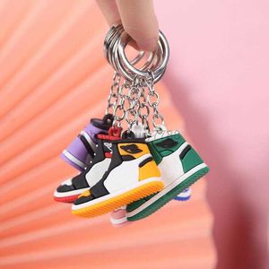 Creative Mini PVC Sneakers Keychains para homens ginásticos esportes de ginástica Keychain Bolsa Chain Basketball Shoe Key Titular Preço em massa