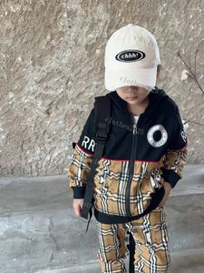 2023 베이비 키즈 의류 세트 디자이너 긴 소매 후드와 바지 세트 소년 소녀 럭셔리 Tracksuits 아동 복장 Sportsuits 의류 세트 탑 브랜드 폴로 드레스