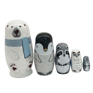 Bebekler 5 PCS Karikatür Hayvan Matryoshka Rusça Yuvalama Bebekler Matrioska Babushka Ahşap 230625