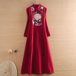 Abbigliamento etnico Autunno Inverno Stile cinese Qipao per le donne Elegante ricamo nappa Lady Abito natalizio Cheongsam Donna S-XXL