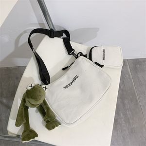 Japanska stilstudenter Canvas Bag Womens 2020 Ny Internet Celebrity Ins Korean Style Söt tygväska Crossbody All-Matching Shoulder Bag