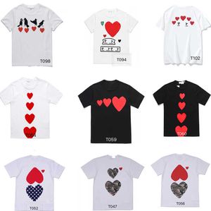 LU Fashion Mens Play T -shirt CDG Designer Hearts Casual Women s des Badge Garcons High Quality Cheap Wholesale AAA