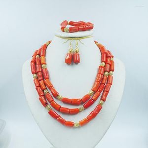 ネックレスイヤリングセット3列の天然オレンジコーラルネックレス。古典的なアフリカの女性の結婚式の宝石