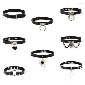 Girocollo Collana Goth in pelle nera per donna Collane con ciondolo croce cuore rotondo Design cintura Colletto gotico Gioielli per feste E094