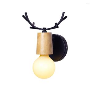 Lampada da parete Nordic Light American Loft Iron Antlers Lampade Simple Wood Sconce Restaurant El Corridors Aisles Mounted