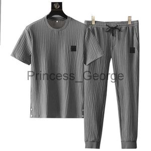 Herrspårar Summer Ice Silk Casual Sports Suit Herrens veckade tunna T -shirtbyxor Två stycken Set High Quality Breattable Tracksuit Cool X0627