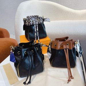 designer di borse a secchiello Donna Portafogli Tote Sciarpa di seta con coulisse Lettere Tinta unita Floreale Secchiello iana Pacchetto Borse String nero Borse a tracolla Camera Lock Goffratura