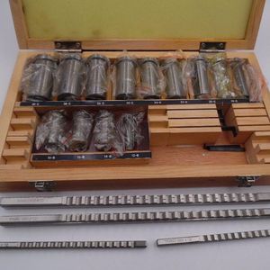 Braadspit Keilnut-Räumnadel-Set, 22-teilig, metrisch, Größe B Typ 4 mm 5 mm + C-Typ 6 mm 8 mm, 13-teiliges Buchsenhülsen-Set, 5-teiliges Unterlegscheiben-Set, Metallbearbeitungswerkzeug