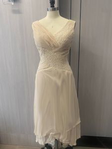 2023 Hot Cheap Mother off bride dresses V Neck Champagne Chiffon Sleeveless Crystal Beads Ruffles Plus Size Ankle Length Women Formal Mothers Gowns