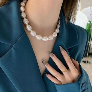 Choker Personality Exaggerated Fashion Big Pearl Necklace Temperament Retro Baroque Clavicle Chain Screw Thread