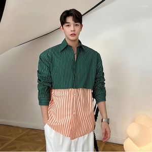 Camicie casual da uomo Camicia da sfilata di moda per celebrità da uomo Camicia da uomo Splice Stripe Allentato Vintage Manica lunga Abbigliamento da palcoscenico maschile Stile coreano