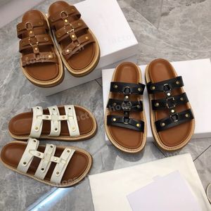 Designer-Sandalen für Damen, TRIOMPHE-Hausschuhe, TIPPI-Schuhe aus Rindsleder, Plateau-Slipper, flache Damen-Pantoletten, Sommer-Strand-Slipper