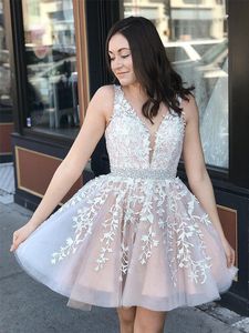 V Neck Lace A-Line Short Homecoming Dresses Tulle Applique Sequins Plus Size Birthday Graduation Cocktail Prom Party Gown