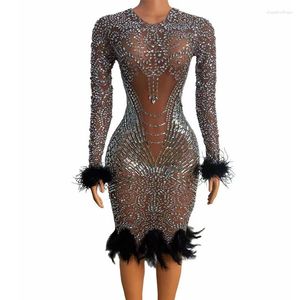 Сценическая одежда женские сексуальные серебряные кристаллы черное перо вечернее платье на день рождения свадьбу отпраздновать платье стрейч наряд коллекция танцор клуб