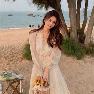 Zarif Tatlı Retro Elbise Kadınlar Uzun Kollu Şifon V Yaka Çiçek Elbiseler Parti Plaj Elbise Kadınlar için Kore Tarzı Yaz 220526