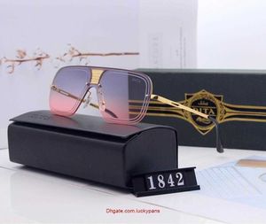 Dita Luxury Brand Designer Solglasögon Lens Fashion Solglasögon UV400 för män Kvinnor Vintage Sport Sun Glasses Multicolor With Case and Box DZTD M4WB M5XB